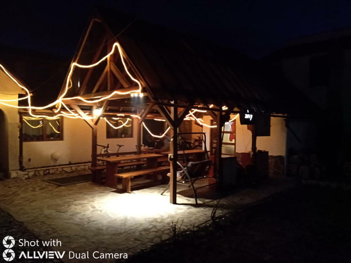 Casa Toth din Țipțerai Hotell Vişeu de Sus Eksteriør bilde