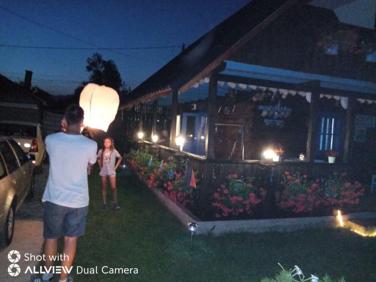Casa Toth din Țipțerai Hotell Vişeu de Sus Eksteriør bilde